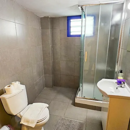 Lejlighed Sunshine Apartment, 150m From Chabad Lubavitch *