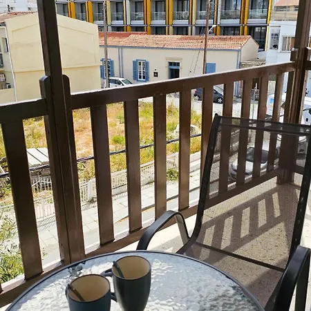 Sunshine Apartment, 150m From Chabad Lubavitch Lejlighed *