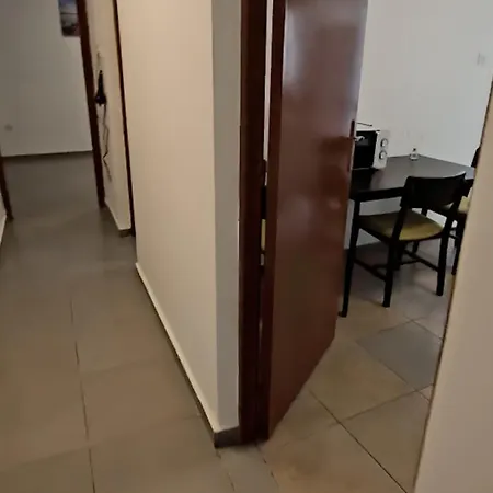 Apartment Sunshine Apartment, 150m From Chabad Lubavitch Larnaka