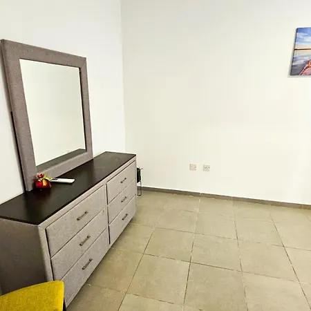 Apartmán Sunshine Apartment, 150m From Chabad Lubavitch